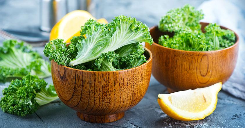 Kale salad with lemon vinaigrette